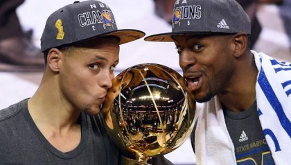 开运体育app-【圆桌】回首2015总决赛 库里为何会无缘FMVP（下）