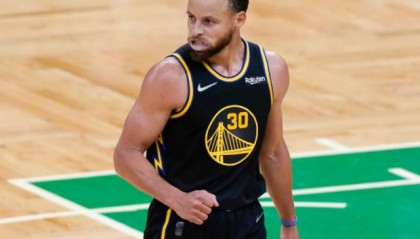 开云体育app官网入口-库里不为年龄所困 表示勇士未来仍有冲冠能量